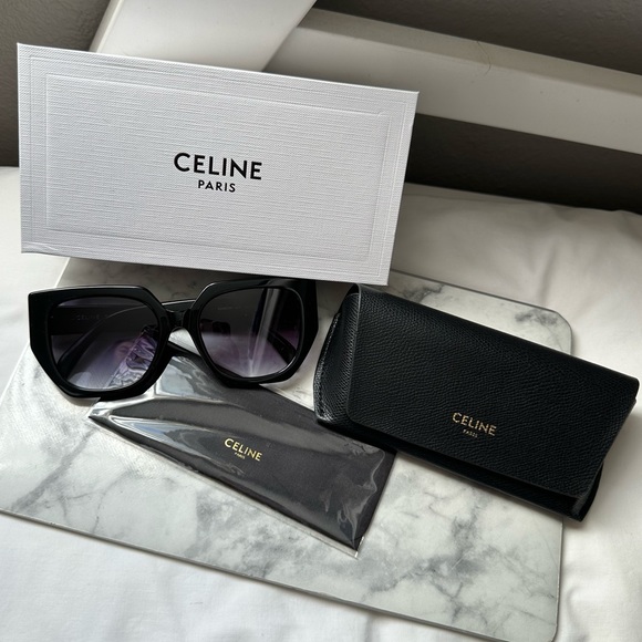 NEW Celine CL40239F 01F 55mm Butterfly Black Sunglasses with Grey Lens - Picture 9 of 11